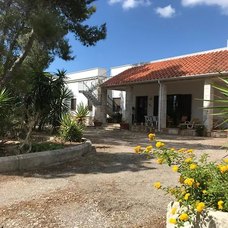 Pace & Natura Presso Cooee Surf House Lizzano (Apulia)